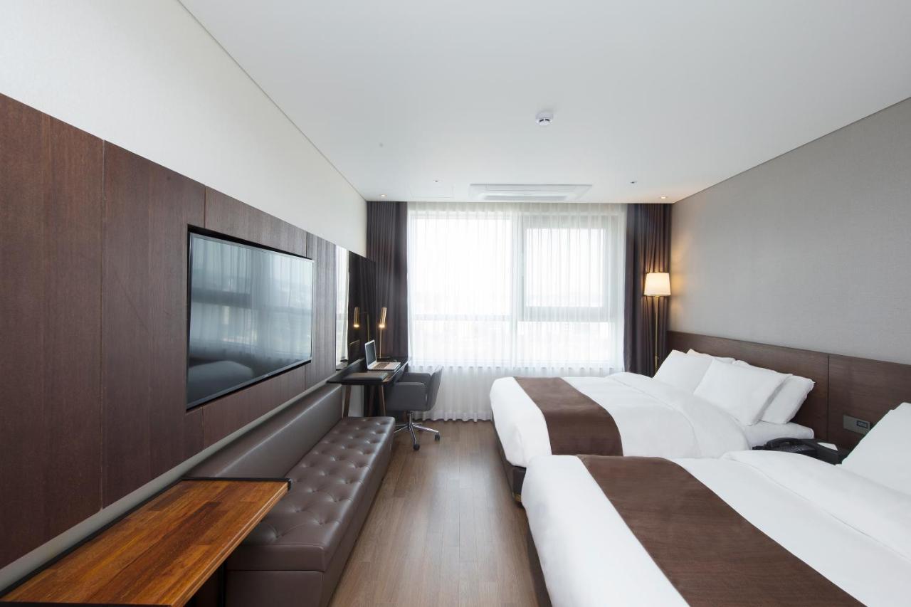 Ramada By Wyndham Daejeon Hotel Kültér fotó