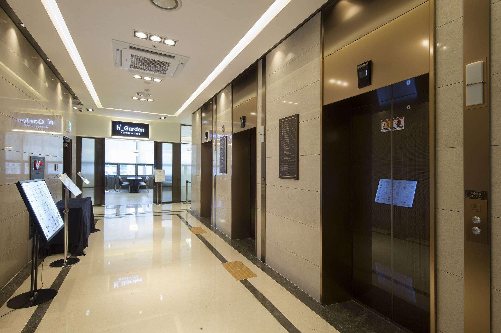 Ramada By Wyndham Daejeon Hotel Kültér fotó