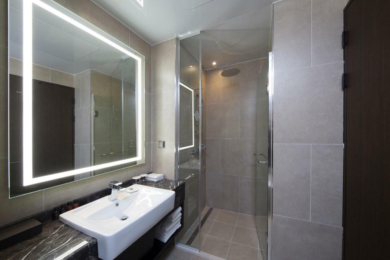 Ramada By Wyndham Daejeon Hotel Kültér fotó