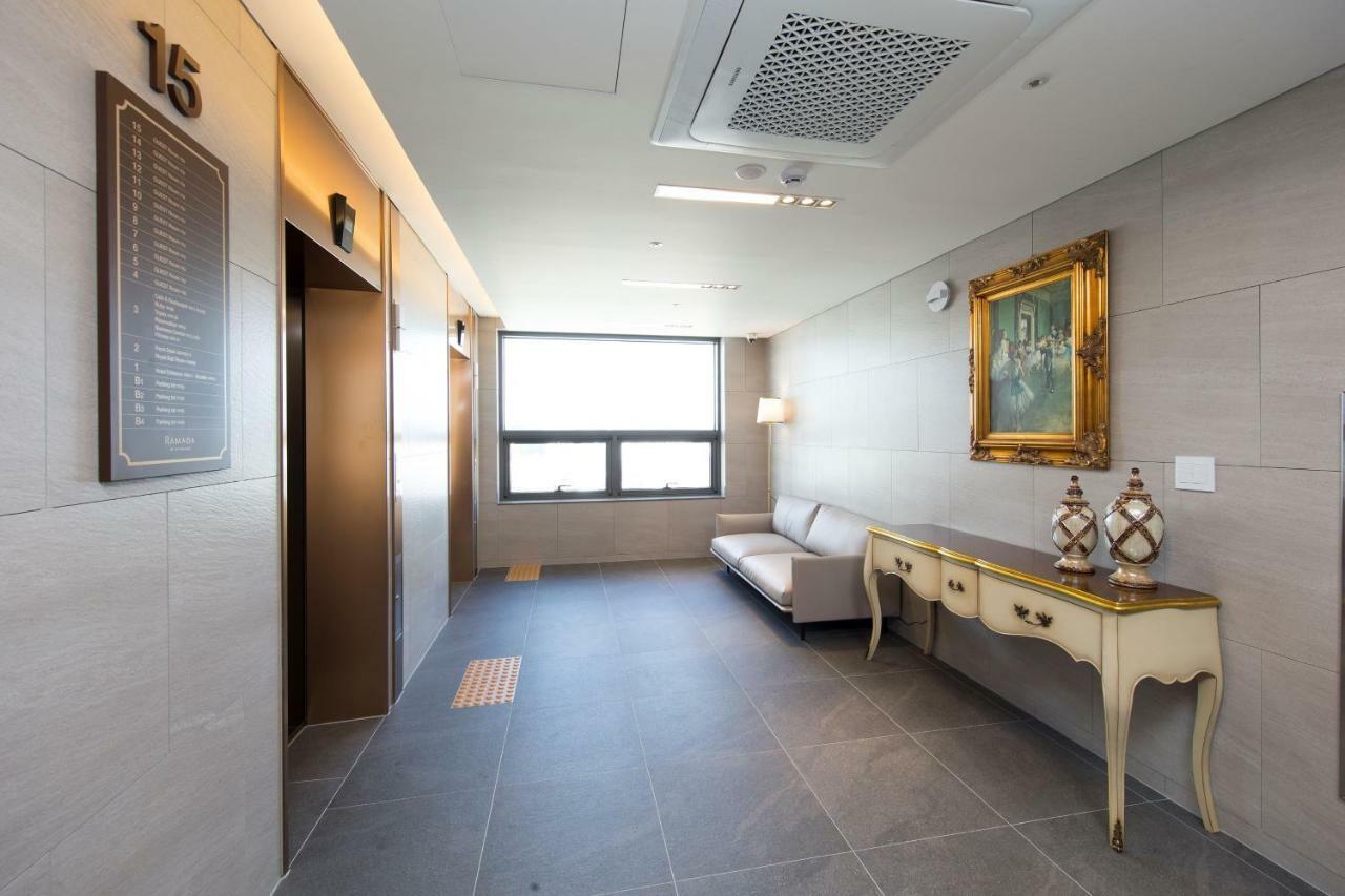 Ramada By Wyndham Daejeon Hotel Kültér fotó